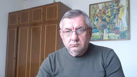 Macho online show from May 10, 2026, 1:27 pm