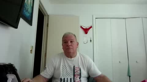 mackdocc001 online show from November 28, 2025, 2:53 pm