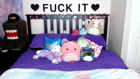 Mackenzie Wolfe online show from December 22, 2024, 8:16 am