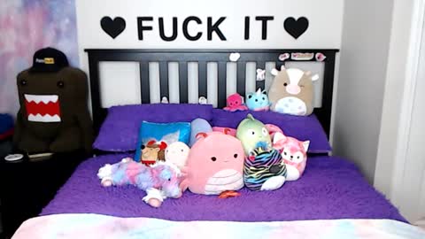 Mackenzie Wolfe online show from January 15, 2026, 5:12 am