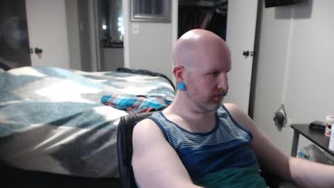 Snapshot of mackson_pierce chatting on May 14, 2026, 11:33 pm Mackson Pierce online show from May 14, 2026, 11:33 pm