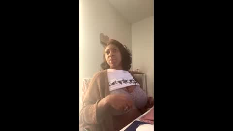 madam_glam online show from December 16, 2025, 2:55 pm