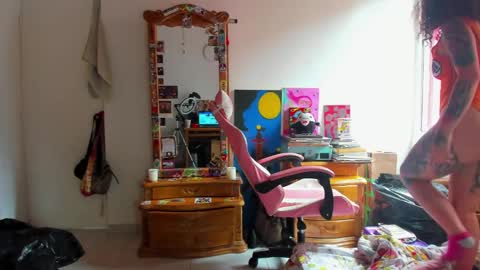 Snapshot of madam_sativa chatting on February 26, 2025, 3:30 pm di online show from February 26, 2025, 3:30 pm