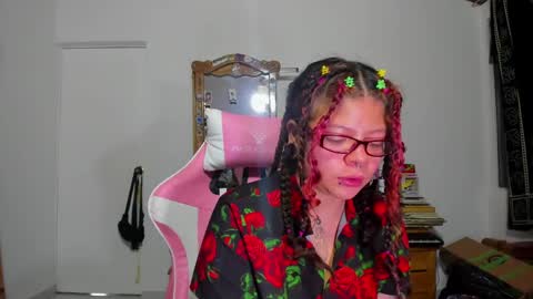 Snapshot of madam_sativa chatting on March 6, 2025, 1:58 am di online show from March 6, 2025, 1:58 am