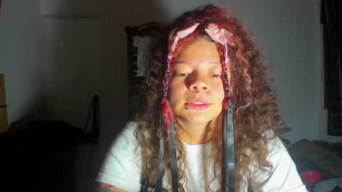 Snapshot of madam_sativa chatting on March 8, 2025, 3:28 am di online show from March 8, 2025, 3:28 am