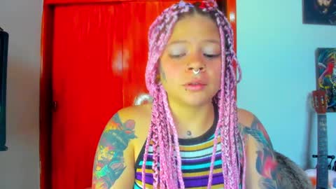 Snapshot of madam_sativa chatting on September 23, 2025, 8:12 pm di online show from September 23, 2025, 8:12 pm