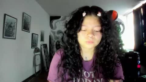 di online show from November 21, 2025, 2:38 pm