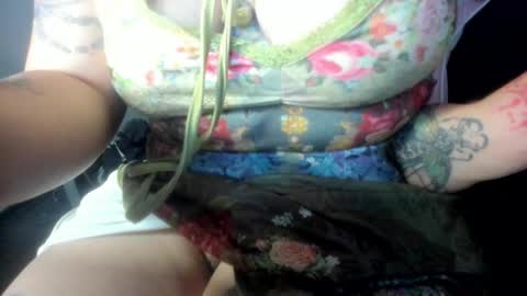 di online show from December 18, 2025, 5:30 pm