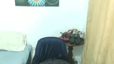madame_desire_ online show from April 28, 2026, 1:16 pm