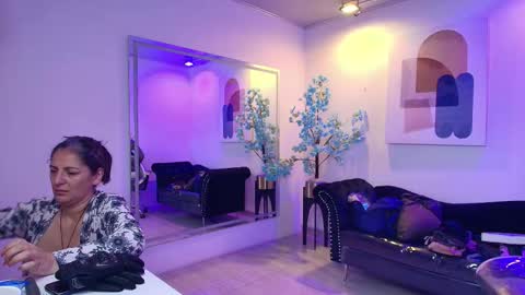 Snapshot of madame_scarllet chatting on February 7, 2026, 11:25 am Madame Scarllet online show from February 7, 2026, 11:25 am