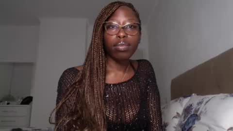 Snapshot of madamindigo chatting on December 17, 2024, 2:55 pm YourMadamIndigo online show from December 17, 2024, 2:55 pm