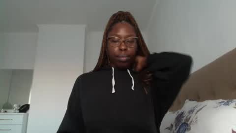 Snapshot of madamindigo chatting on December 21, 2024, 2:37 pm YourMadamIndigo online show from December 21, 2024, 2:37 pm