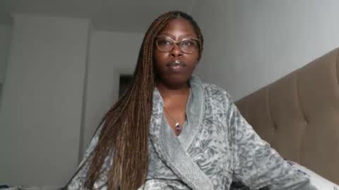 Snapshot of madamindigo chatting on February 1, 2025, 4:11 pm YourMadamIndigo online show from February 1, 2025, 4:11 pm