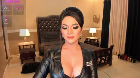 Snapshot of madammistressdominatrixxx chatting on December 5, 2024, 2:31 am Alison Kloss online show from December 5, 2024, 2:31 am