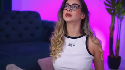 Maddie online show from December 1, 2025, 9:58 am