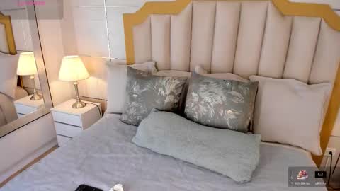 Snapshot of maddieparker chatting on November 7, 2025, 7:36 pm online show from November 7, 2025, 7:36 pm