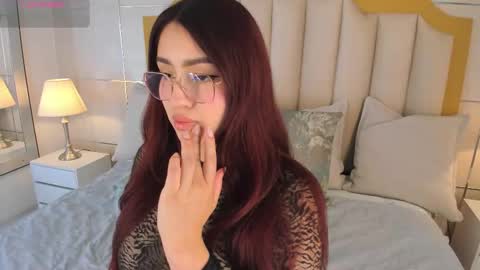 Snapshot of maddieparker chatting on November 30, 2025, 8:35 pm online show from November 30, 2025, 8:35 pm