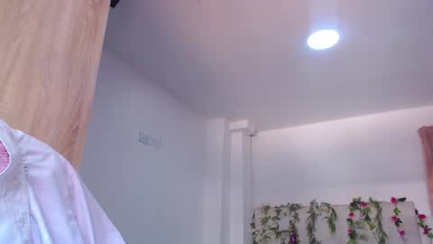 maddiie and clyde online show from November 18, 2025, 5:39 pm