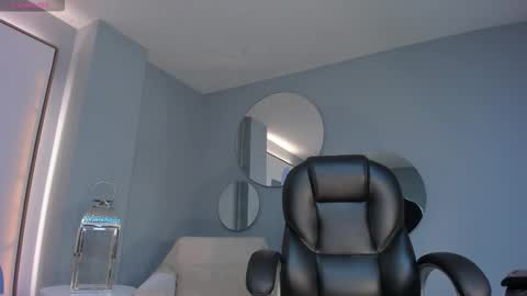 Maddison online show from November 7, 2025, 3:50 am