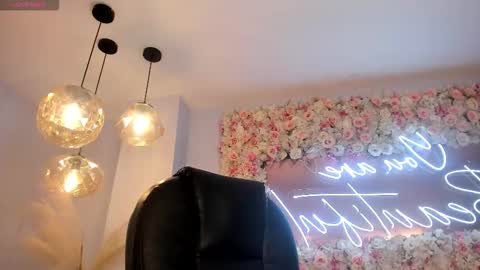 Maddison online show from January 13, 2026, 4:07 am