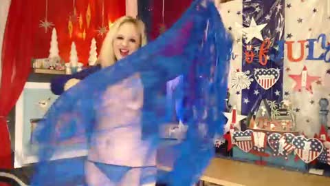 MaddisonRae online show from June 11, 2026, 2:53 am