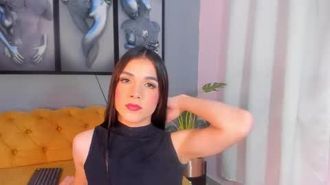 Snapshot of maddy__moon chatting on November 5, 2025, 4:34 am Maddy Moon online show from November 5, 2025, 4:34 am