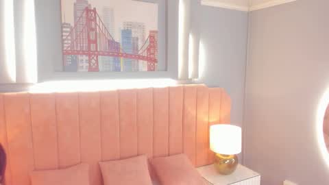 Maddy  online show from September 21, 2025, 1:57 pm