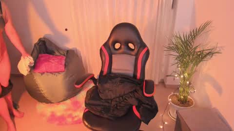 madelaine_taylor online show from January 21, 2025, 2:33 am