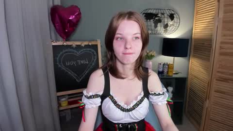 Snapshot of madelaines chatting on September 27, 2025, 8:41 am madelaines online show from September 27, 2025, 8:41 am