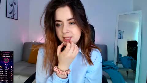 madelamee online show from November 10, 2025, 3:55 pm