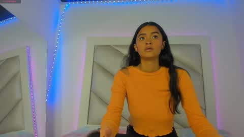madeline_js online show from October 20, 2025, 2:56 am