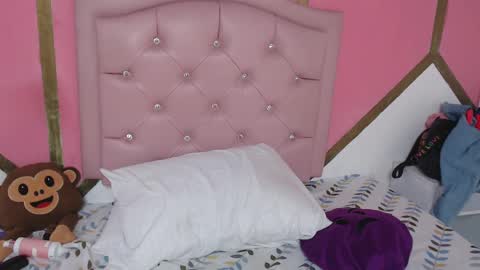 Snapshot of madeline_woods chatting on February 21, 2025, 8:16 pm Madeline online show from February 21, 2025, 8:16 pm
