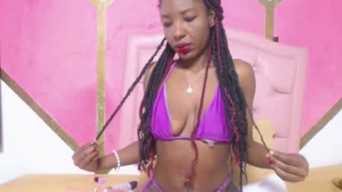 Madeline online show from November 21, 2025, 12:15 pm