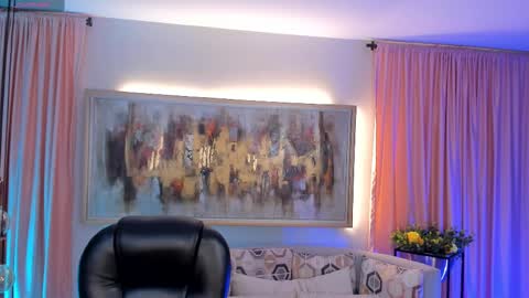 Snapshot of madelinefox_ chatting on February 11, 2025, 7:54 am Madeline online show from February 11, 2025, 7:54 am