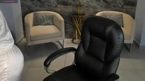 Madeline online show from January 6, 2026, 8:07 am