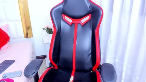 Madeline online show from October 31, 2025, 12:55 am