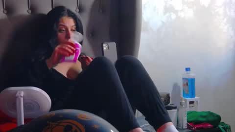 madelynvelure online show from November 1, 2025, 6:26 am