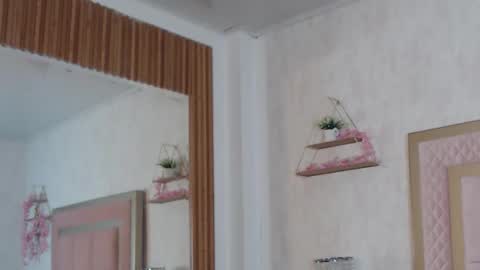 madhison_5 online show from April 15, 2026, 12:12 pm