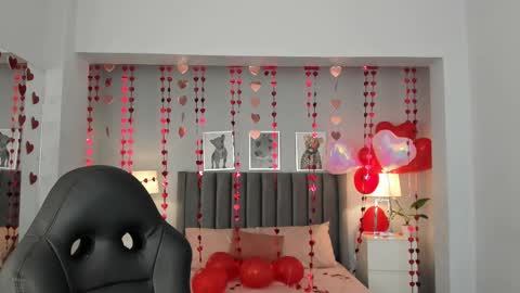 Madie  online show from February 17, 2025, 12:05 pm