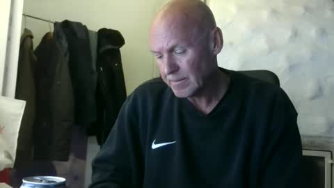 madio1187940 online show from October 17, 2025, 4:31 pm