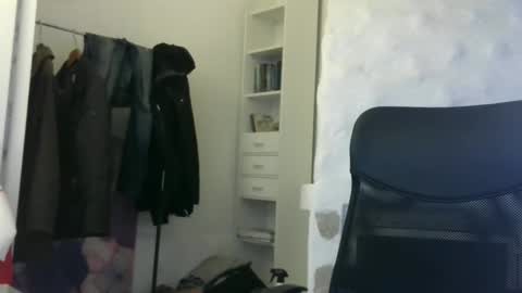 madio1187940 online show from October 19, 2025, 2:07 pm