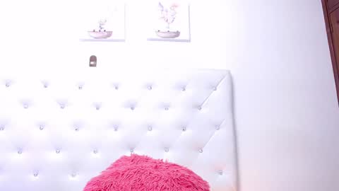 Snapshot of madison_horny69 chatting on January 11, 2025, 5:20 am Jenny online show from January 11, 2025, 5:20 am