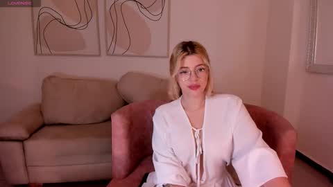 Madison Kane online show from October 27, 2025, 11:14 am