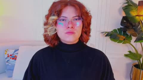 Snapshot of madissonmoore5 chatting on September 17, 2025, 12:29 pm madissonmoore5 online show from September 17, 2025, 12:29 pm