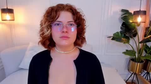 Snapshot of madissonmoore5 chatting on September 26, 2025, 11:58 am madissonmoore5 online show from September 26, 2025, 11:58 am