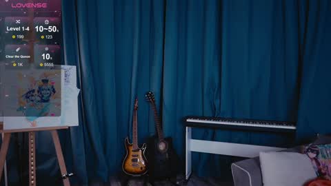 Alice online show from November 11, 2025, 12:05 pm