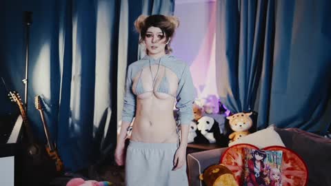 Snapshot of madnessalise chatting on February 28, 2026, 8:10 pm Alice online show from February 28, 2026, 8:10 pm