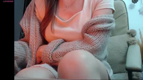 Snapshot of madyqueen chatting on January 22, 2025, 7:34 pm Mara online show from January 22, 2025, 7:34 pm