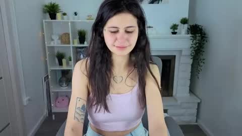 Snapshot of maeren chatting on February 28, 2026, 3:35 pm Mia online show from February 28, 2026, 3:35 pm