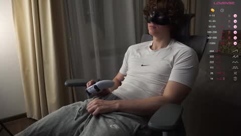 Mike XMaestro 3369 online show from December 3, 2025, 1:53 pm